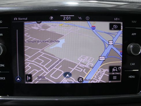 Used 2024 Volkswagen Taos SEL image 14