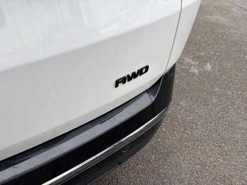 Used 2020 Chevrolet Traverse Premier image 54