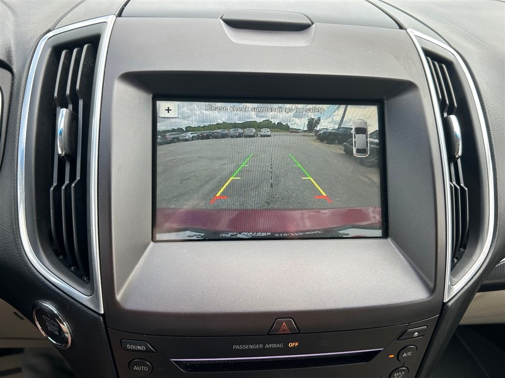 Used 2017 Ford Edge Titanium w/ Equipment Group 301A FWD image 21