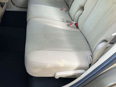 Used 2013 Toyota Venza LE image 16