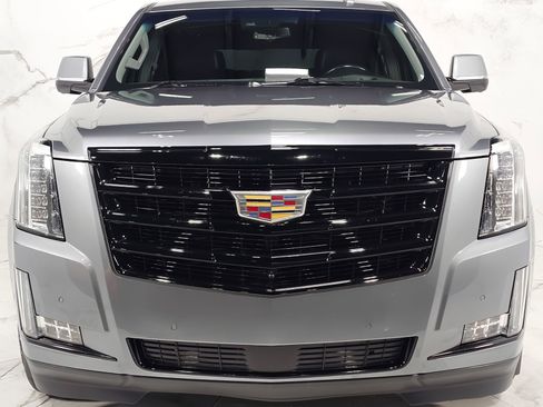 Used 2019 Cadillac Escalade Premium Luxury w/ Escalade Sport Edition AWD/4WD image 9