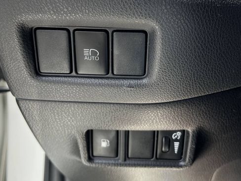 Used 2019 Toyota C-HR LE FWD image 20