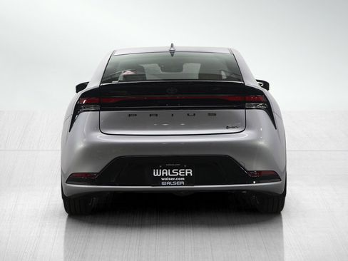 Used 2025 Toyota Prius XLE image 4