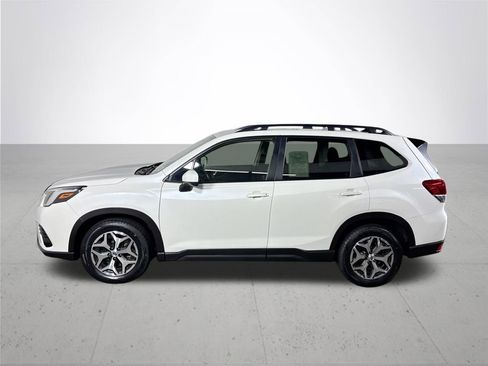 Used 2024 Subaru Forester Premium image 9