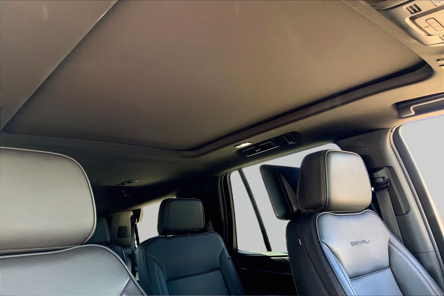 Used 2024 GMC Yukon Denali AWD/4WD image 13