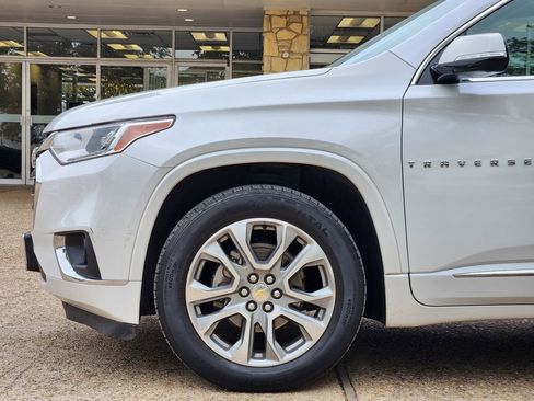 Used 2020 Chevrolet Traverse Premier w/ LPO, Floor Liner Package image 7