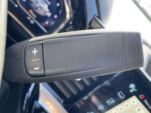 Used 2025 Chevrolet Silverado 1500 LT image 23