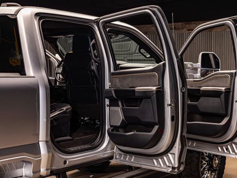 Used 2023 Ford F450 Platinum w/ Snow Plow Prep Package image 30