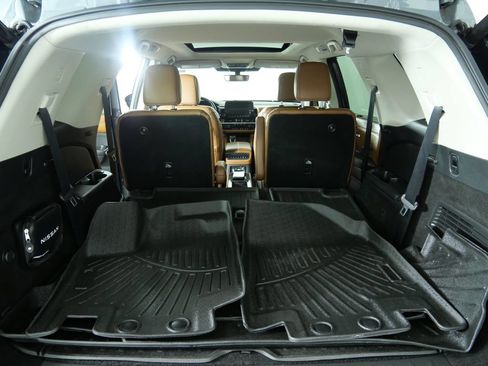 Used 2023 Nissan Pathfinder Platinum AWD/4WD image 17