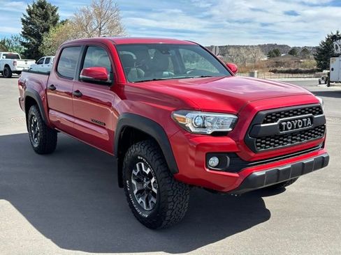 Used 2019 Toyota Tacoma TRD Off-Road AWD/4WD image 9