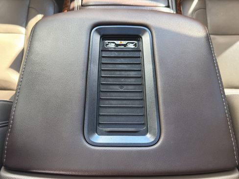 Used 2020 Chevrolet Tahoe Premier AWD/4WD image 29