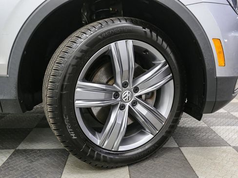 Used 2020 Volkswagen Tiguan SEL AWD/4WD image 15
