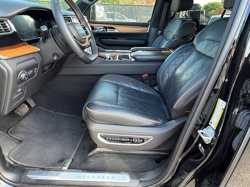Used 2024 Jeep Grand Wagoneer Series III w/ Rear Seat Video Group 1 AWD/4WD image 17