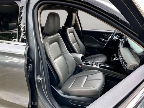 Used 2025 Lincoln Corsair FWD image 8