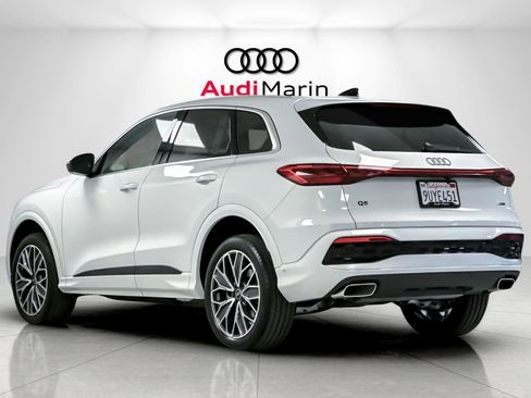 Certified 2025 Audi Q5 Premium Plus w/ Premium Plus image 3