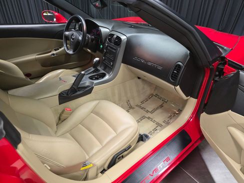 Used 2006 Chevrolet Corvette Convertible RWD image 28
