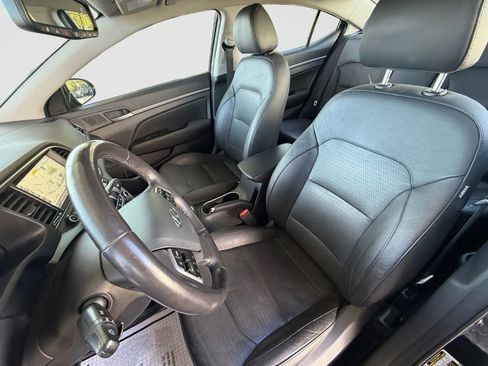 Used 2017 Hyundai Elantra Limited w/ Limited Tech Package 08 FWD image 13