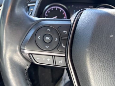 Used 2022 Toyota Camry SE image 19