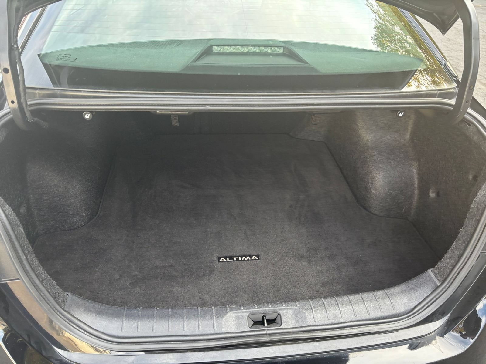 Used 2025 Nissan Altima 2.5 SV FWD image 27