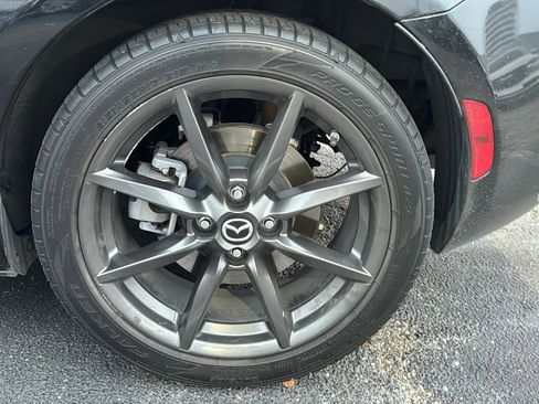 Used 2018 MAZDA MX-5 Miata Club image 6