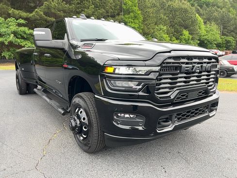 Used 2025 RAM 3500 Big Horn AWD/4WD image 3