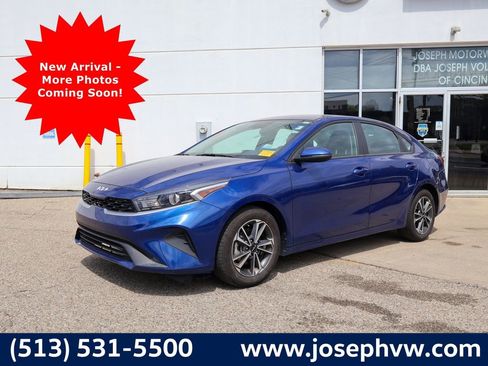 Used 2024 Kia Forte LXS w/ LXS Technology Package FWD image 1