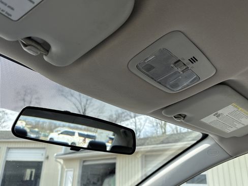 Used 2015 Toyota Corolla LE image 23