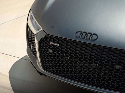 Used 2018 Audi R8 V10 RWD image 93