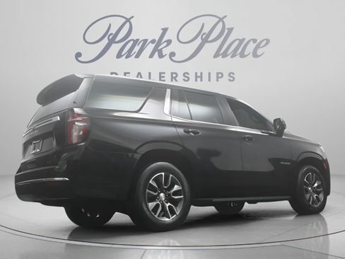 Used 2023 Chevrolet Tahoe LT w/ Luxury Package AWD/4WD image 16