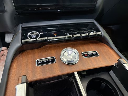 Used 2025 Lincoln Navigator Black Label image 21