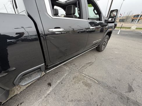 Used 2025 GMC Sierra 2500 Denali Ultimate image 32