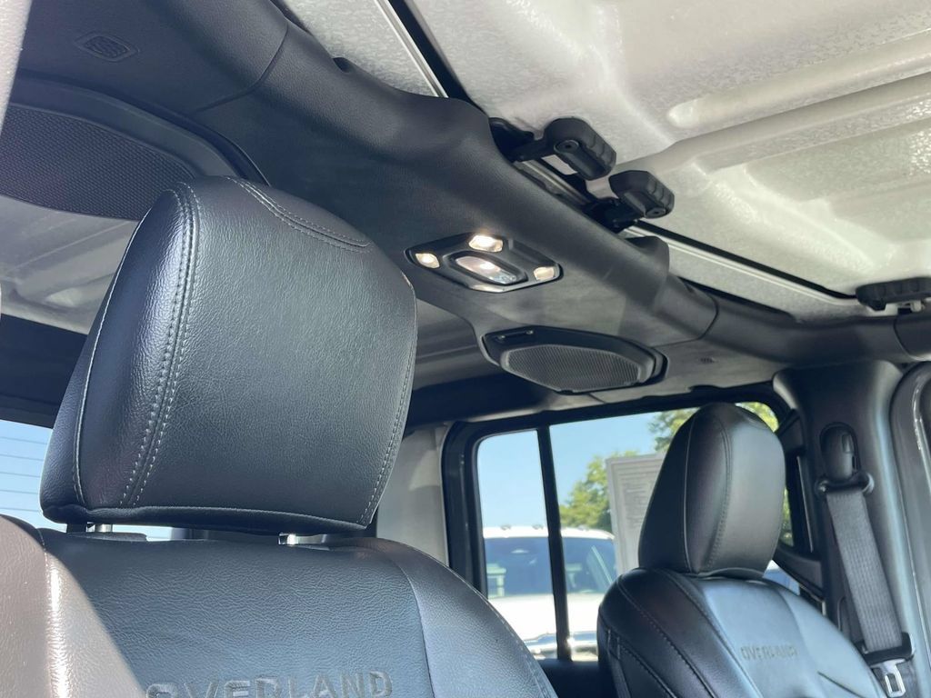 Used 2021 Jeep Gladiator Overland w/ Popular Equipment Package AWD/4WD image 27