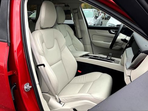 Certified 2023 Volvo XC60 B5 Plus w/ Climate Package image 7