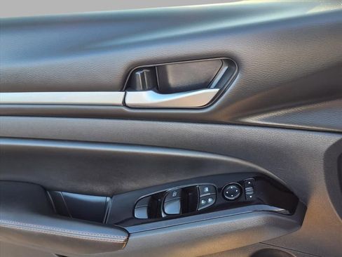 Used 2024 Nissan Altima 2.5 SR image 16