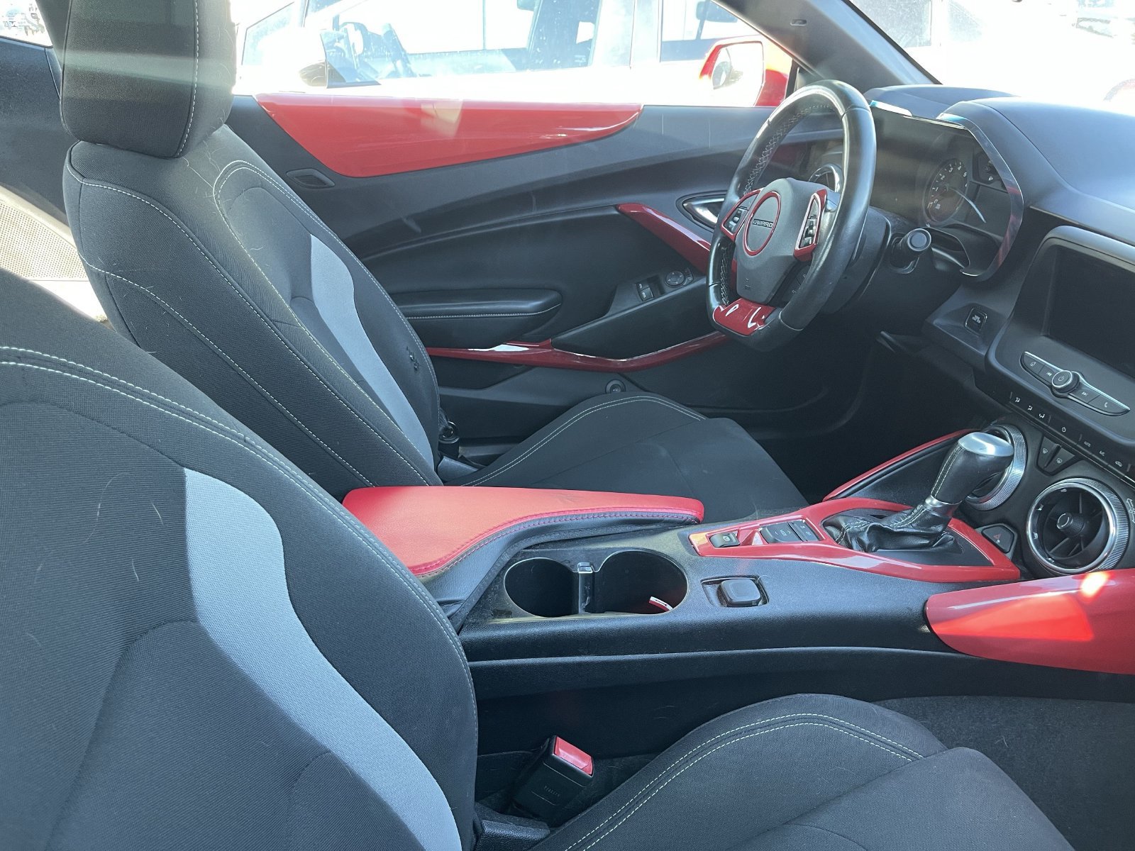 Used 2020 Chevrolet Camaro LT RWD image 6