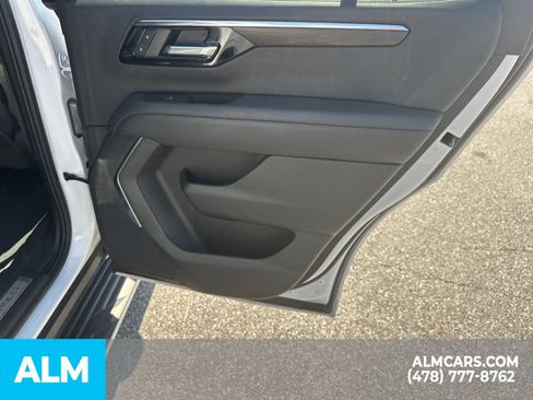 Used 2025 Chevrolet Tahoe LT AWD/4WD image 18