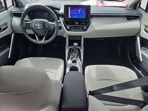 Certified 2025 Toyota Corolla Cross LE FWD image 17