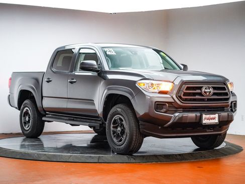 Used 2023 Toyota Tacoma SR image 3