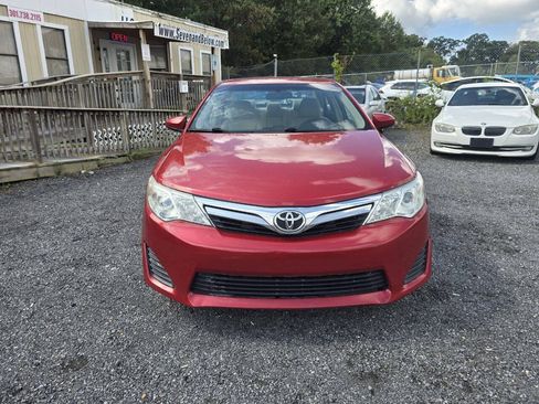 Used 2012 Toyota Camry LE FWD image 5