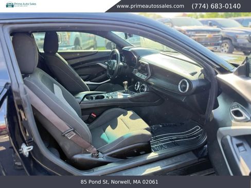 Used 2017 Chevrolet Camaro SS RWD image 13