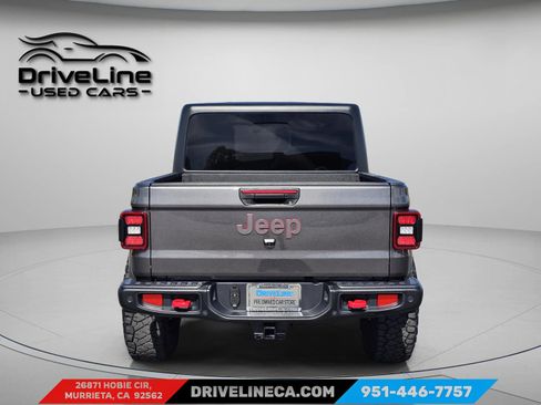 Used 2024 Jeep Gladiator Rubicon w/ Technology Group AWD/4WD image 3