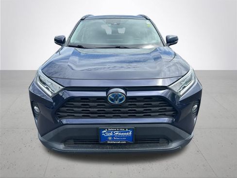 Used 2020 Toyota RAV4 XLE AWD/4WD image 3
