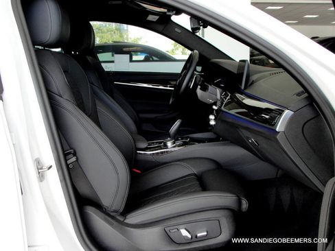 Used 2023 BMW 540i w/ M Sport Package RWD image 31