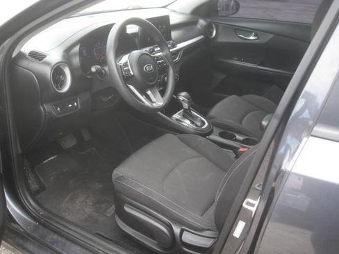 Used 2020 Kia Forte LXS FWD image 11