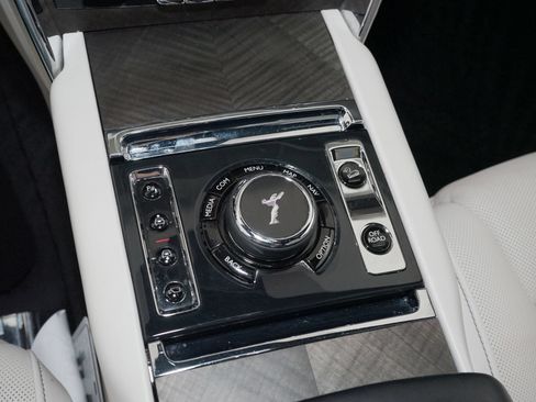 Used 2019 Rolls-Royce Cullinan AWD/4WD image 20