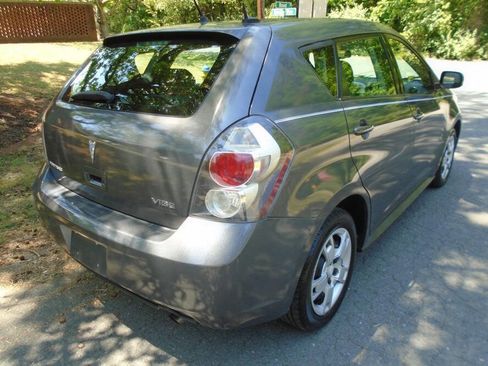 Used 2009 Pontiac Vibe w/ Preferred Package FWD image 5