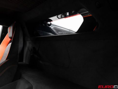 Used 2025 Lamborghini Revuelto AWD/4WD image 39