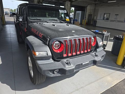 Used 2022 Jeep Wrangler Unlimited Sport AWD/4WD image 1