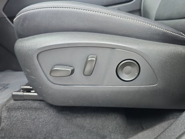 Certified 2026 Chevrolet Traverse LT FWD image 18
