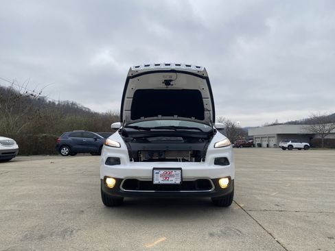 Used 2018 Jeep Cherokee Limited image 32